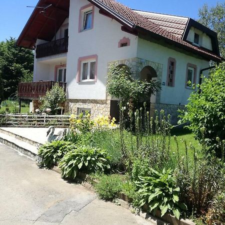 Apartman Jasmin Apartamento Čatrnja Exterior foto