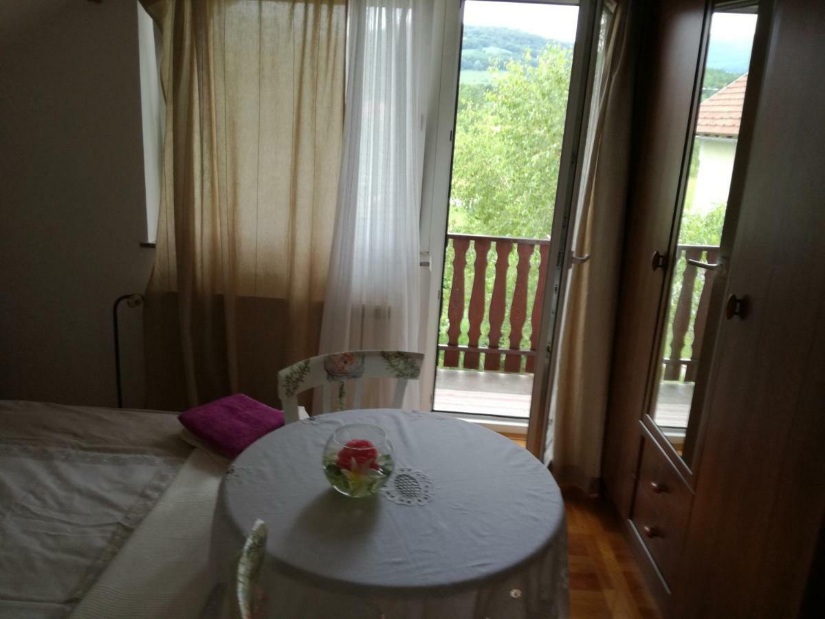 Apartman Jasmin Apartamento Čatrnja Exterior foto