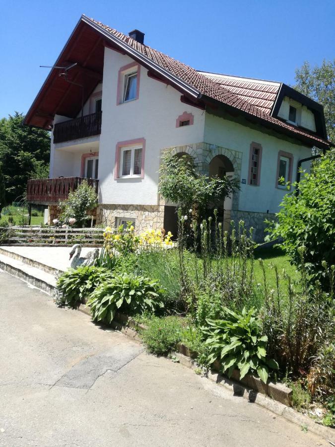 Apartman Jasmin Apartamento Čatrnja Exterior foto