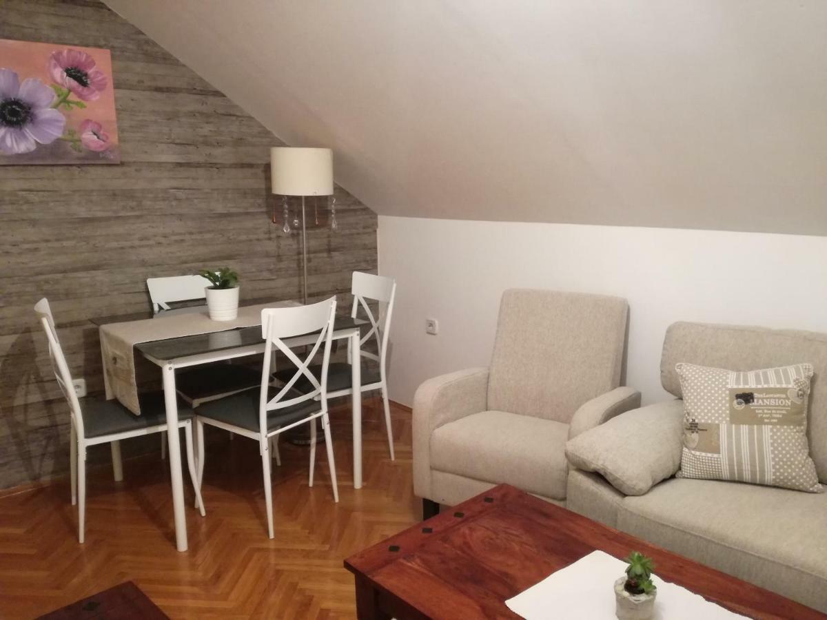 Apartman Jasmin Apartamento Čatrnja Exterior foto